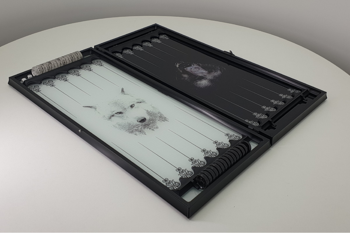 Exclusive: "Nature's Duel (Wolf and Bear)" made of tempered glass