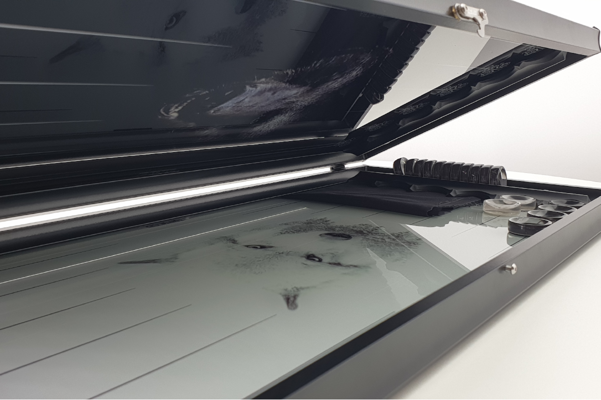 Exclusive: "Nature's Duel (Wolf and Bear)" made of tempered glass