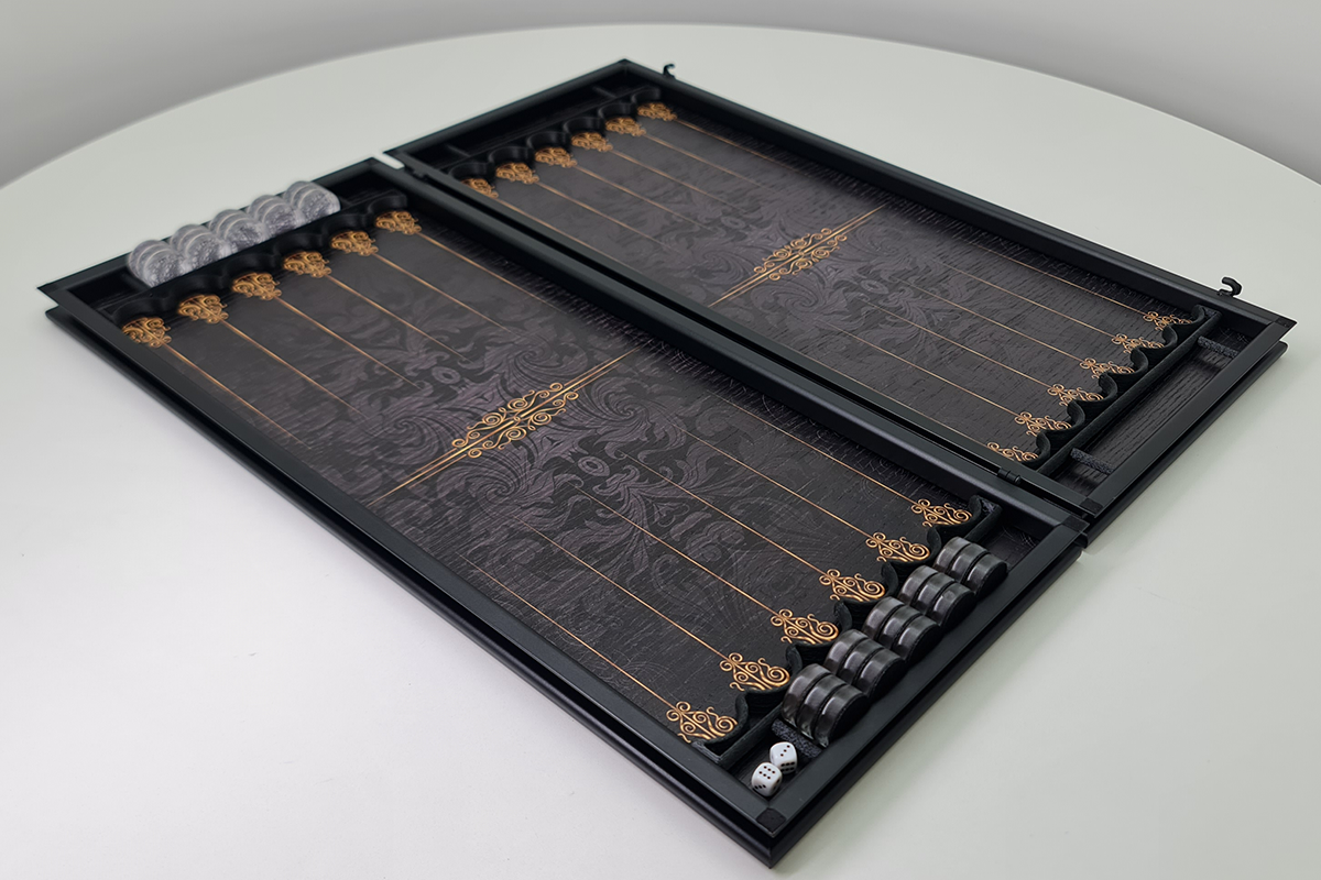 Exclusive: "Royal Ornament" made of oak veneer