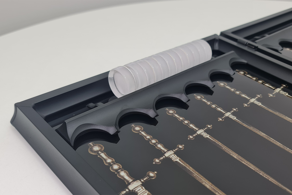 Exklusiv: „Intrige und Gefahr“ – Backgammon aus gehärtetem Glas