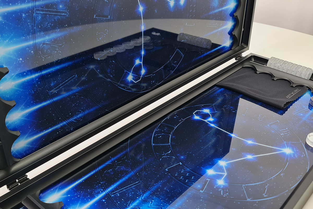 حصريًا: "برج الحوت" - طاولة الزهر الزجاجية المُقسّاة