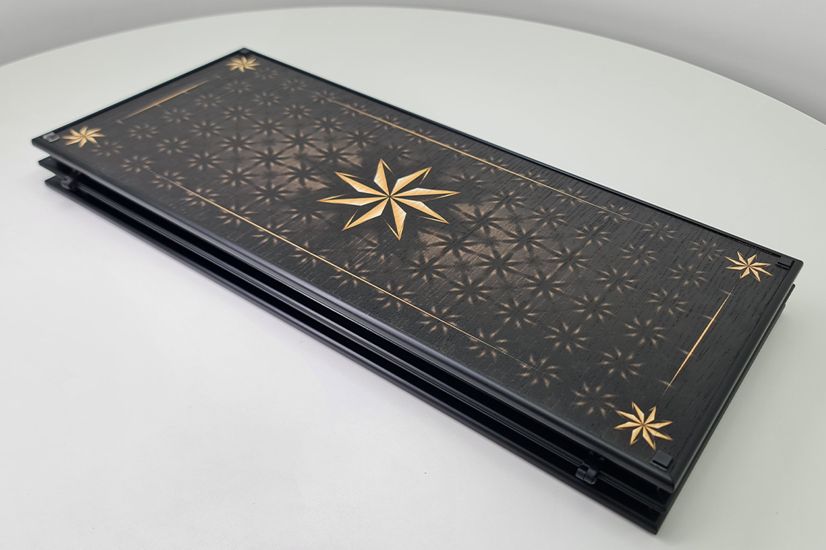 Exclusive: "North Star" made of oak veneer
