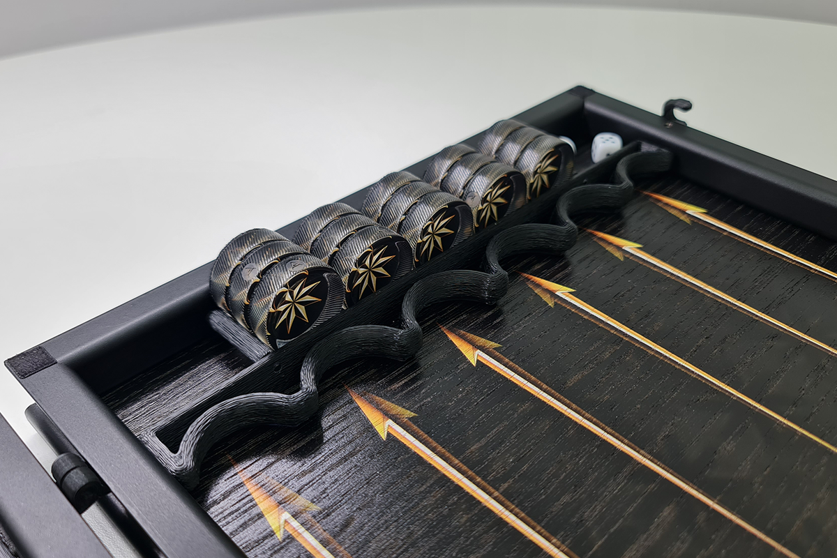 Exclusive: "North Star" made of oak veneer