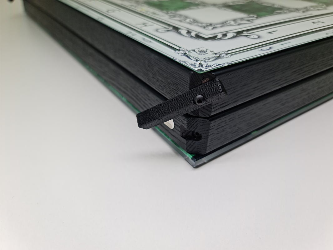 Exklusives Schach: „Imperial Jade“ – Grünes und transparentes Hartglas, 50×50 cm