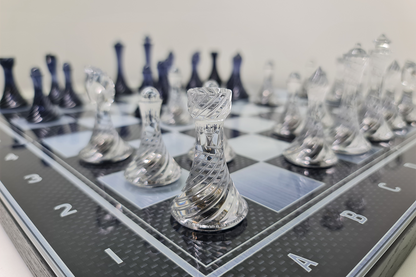 Exklusives Schach: „Spiral Elegance“ – Gehärtetes Glas, 50×50 cm