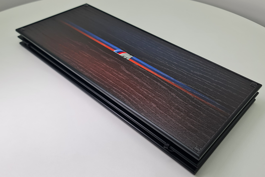 Exclusive: „BMW Heritage” – joc de table din furnir de stejar